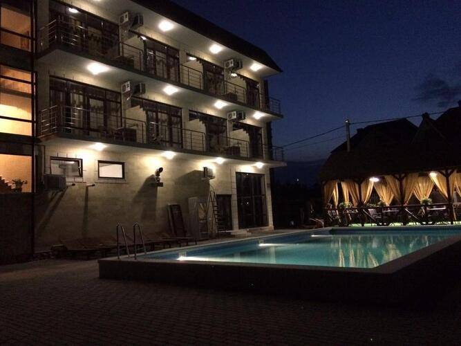 Mariart Hotel