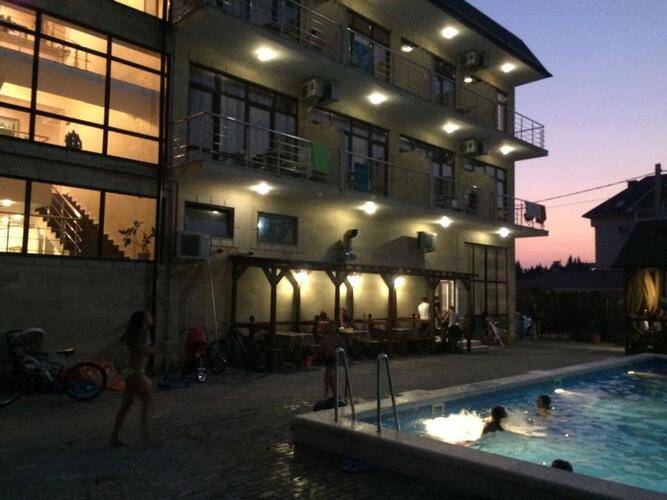 Mariart Hotel