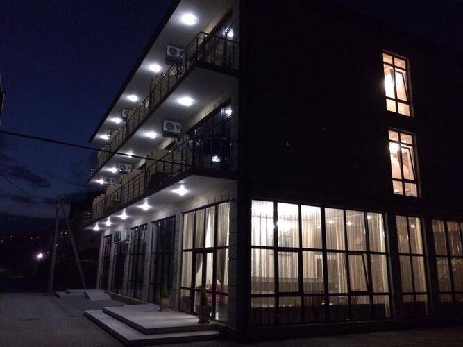 Mariart Hotel