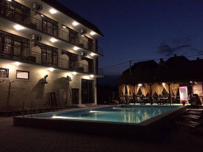 Mariart Hotel