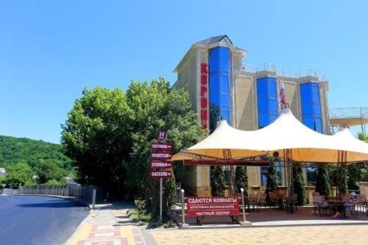 Отель Корона
