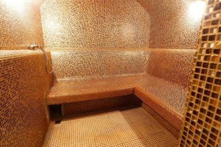 Отель Корона