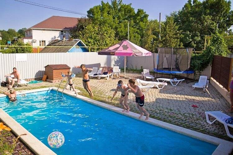 Отель Корона