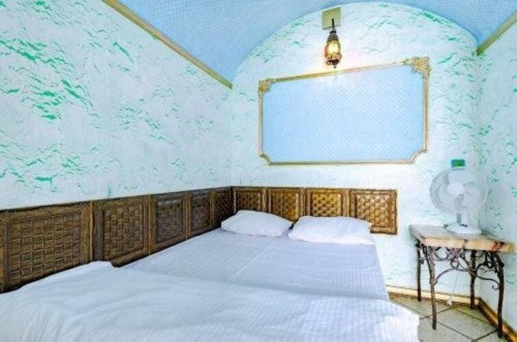 Отель Корона
