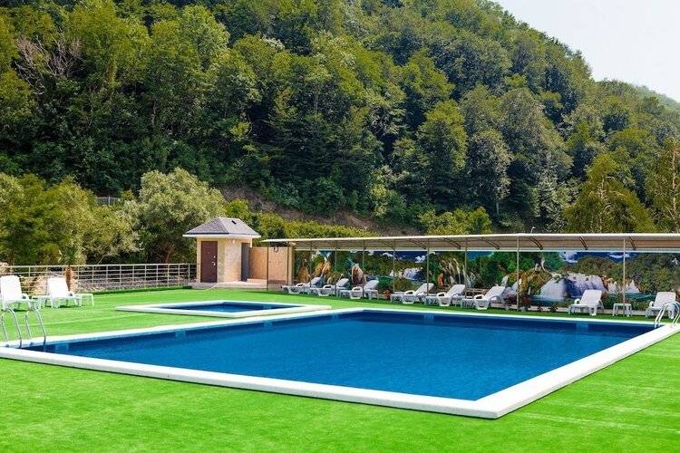 Hotel Revyu