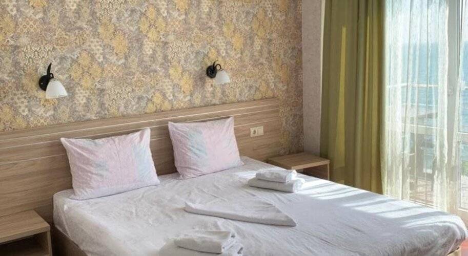 Riviera Grand Hotel