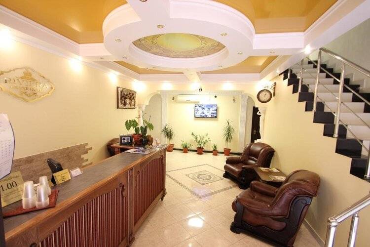 Riviera Grand Hotel