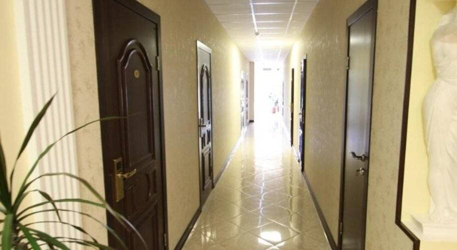 Riviera Grand Hotel