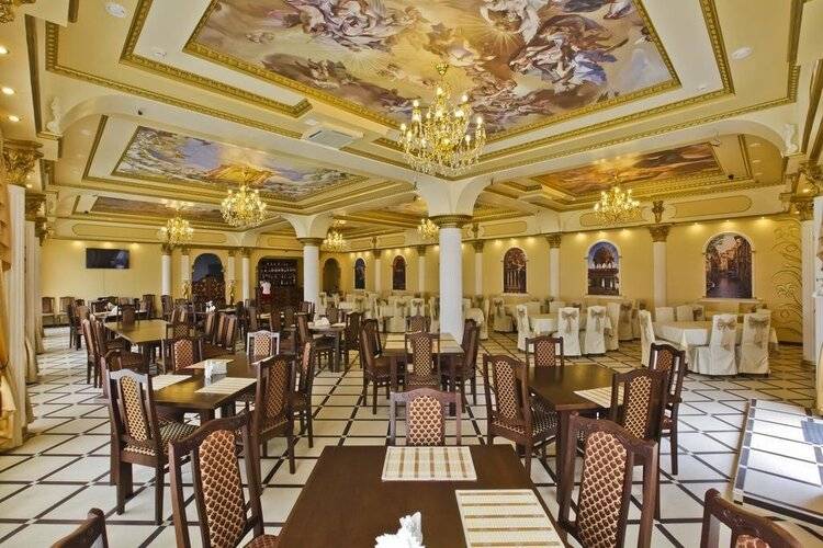 Riviera Grand Hotel