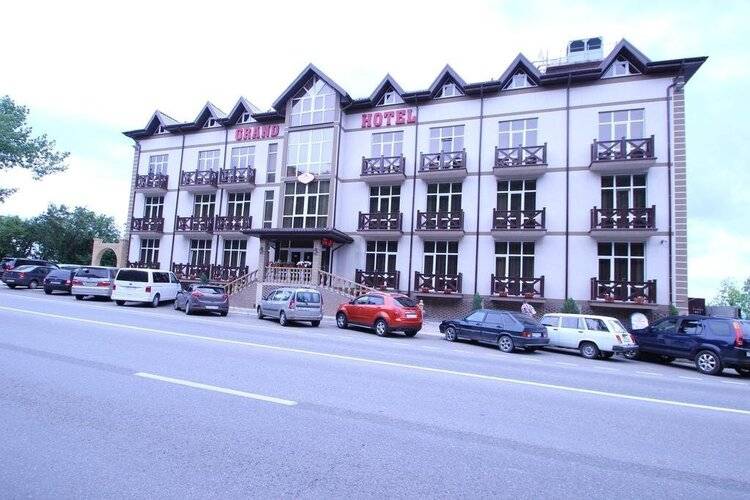 Riviera Grand Hotel