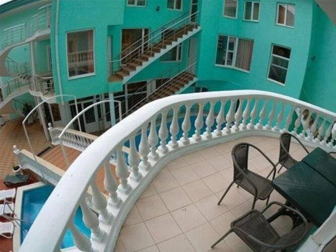 Paradise Hotel