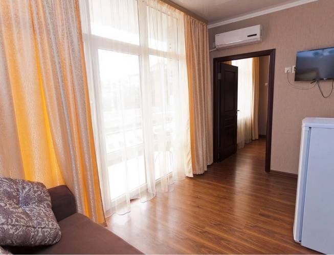 Paradise Hotel