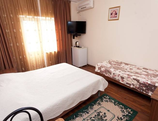 Paradise Hotel