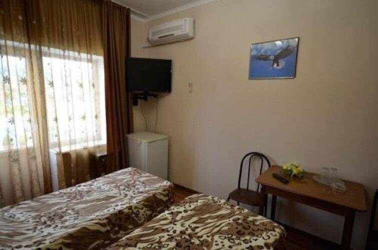 Paradise Hotel