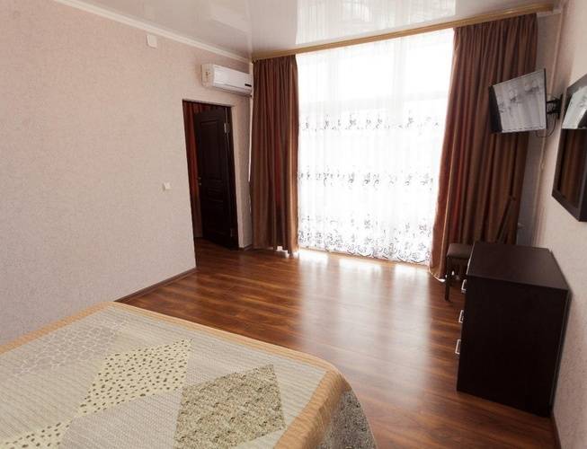 Paradise Hotel