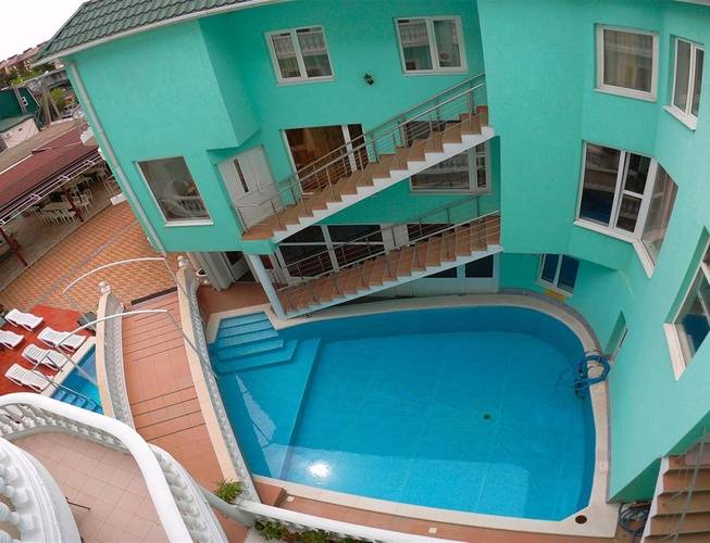Paradise Hotel