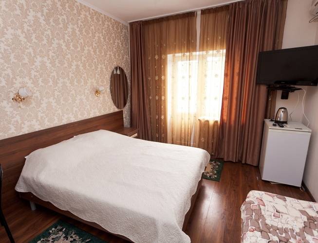 Paradise Hotel