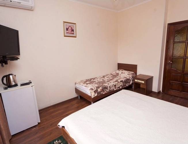 Paradise Hotel