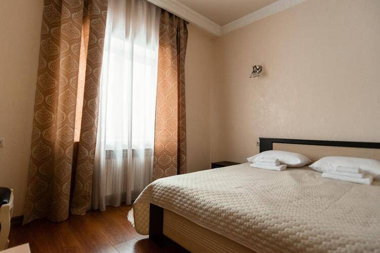 Отель Бостан