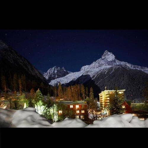 Отель Лотос