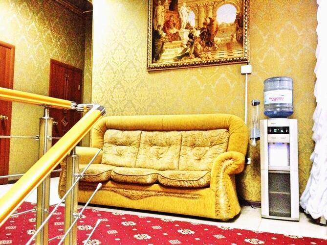 Отель Монарх