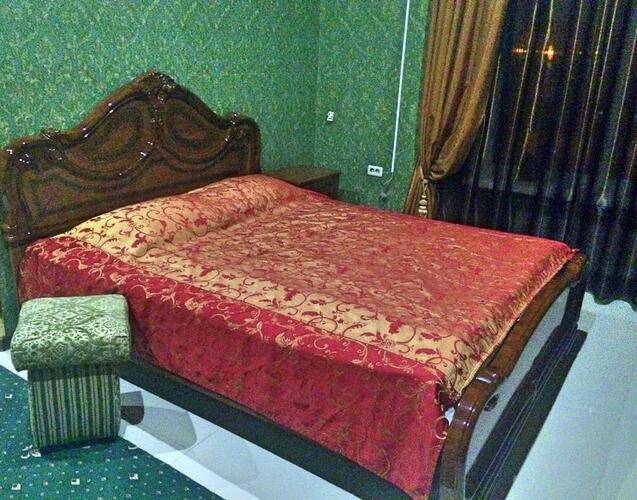 Отель Монарх