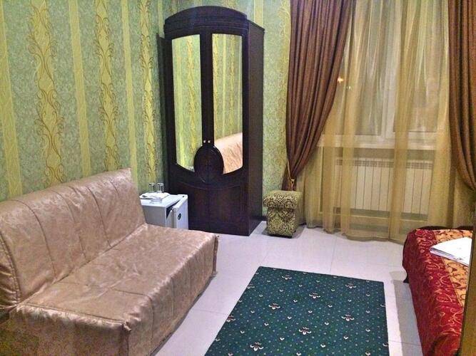 Отель Монарх