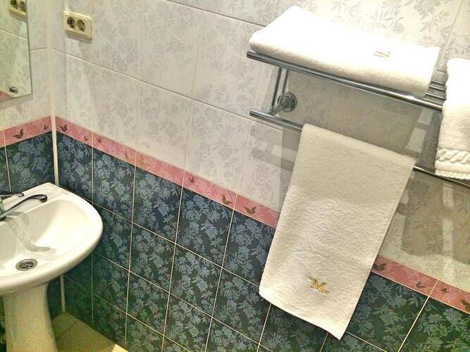 Отель Монарх