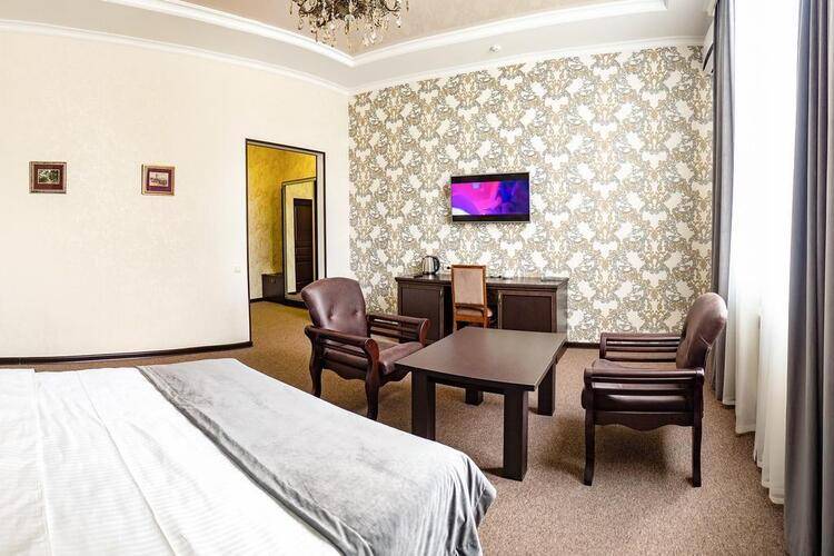 Gold Star Hotel