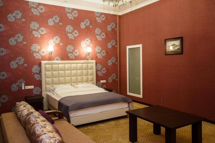 Gold Star Hotel