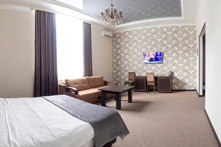 Gold Star Hotel