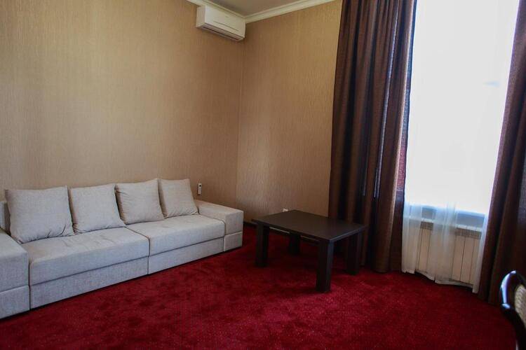 Gold Star Hotel