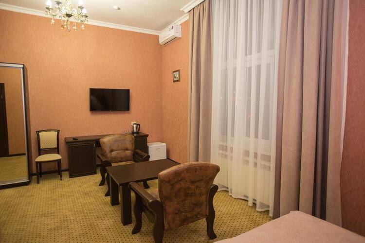 Gold Star Hotel