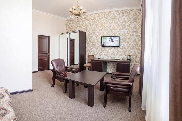 Gold Star Hotel