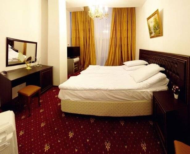Golden Hotel