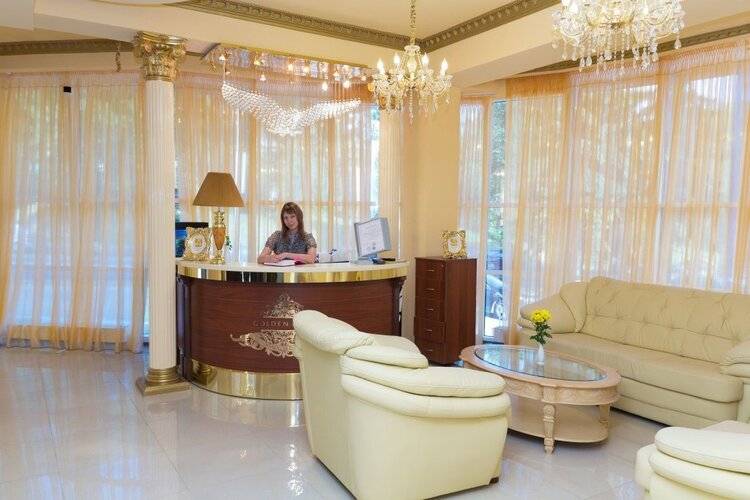 Golden Hotel