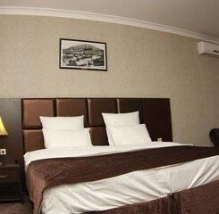 $item['hotel']['name']