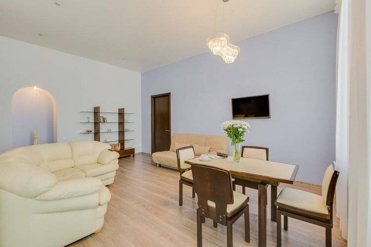 Welcome Home На Рубинштейна 9