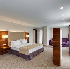$item['hotel']['name']