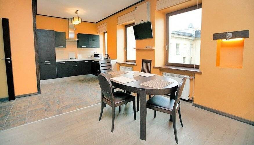 Апартаменты Друзья Коннюшенная 4