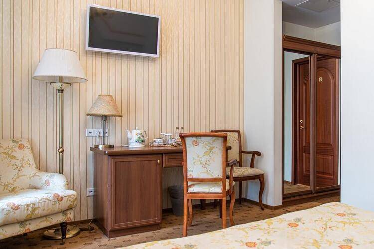 Трезини Арт-Отель (Trezzini Art Hotel)