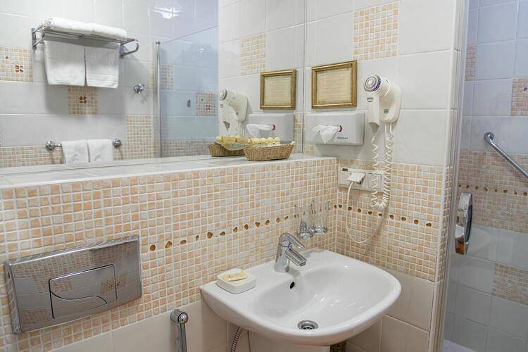 Трезини Арт-Отель (Trezzini Art Hotel)