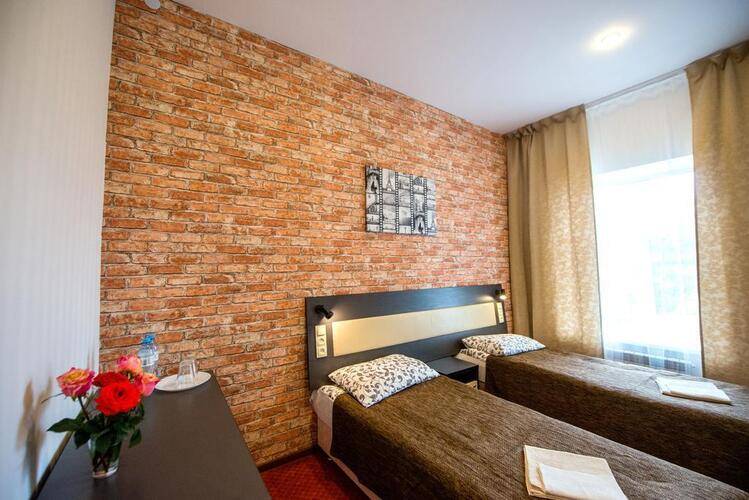 Три Реки (Three Rivers Hotel)