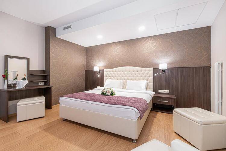Харбор Клуб Отель (Harbor Club Hotel)