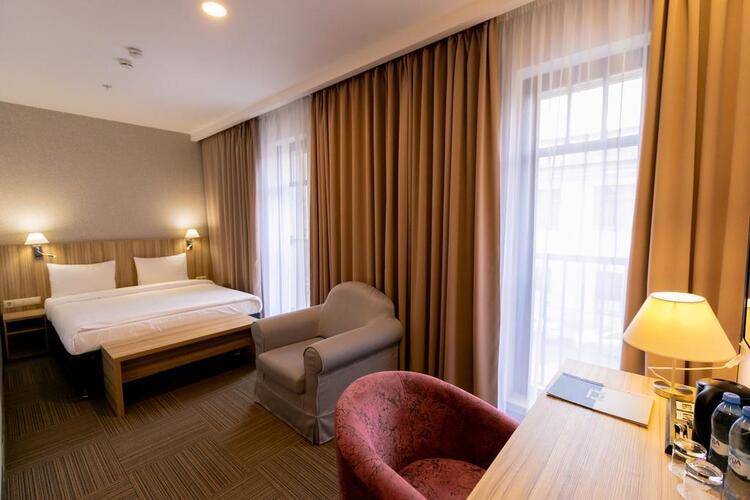 Харбор Клуб Отель (Harbor Club Hotel)