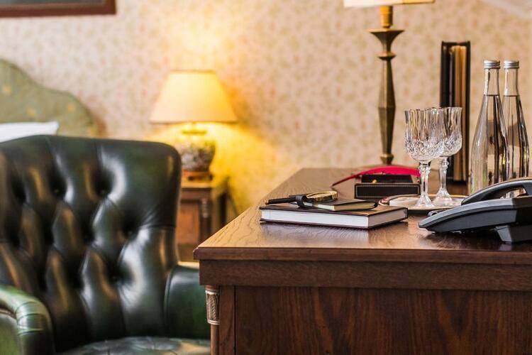 Lancaster Court Hotel (Ланкастер Корт Отель)