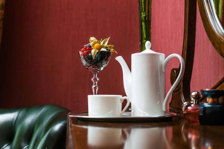 Lancaster Court Hotel (Ланкастер Корт Отель)