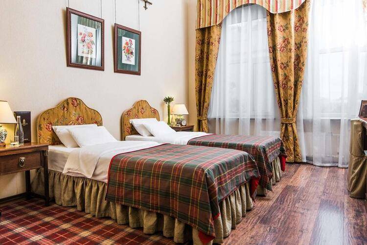 Lancaster Court Hotel (Ланкастер Корт Отель)
