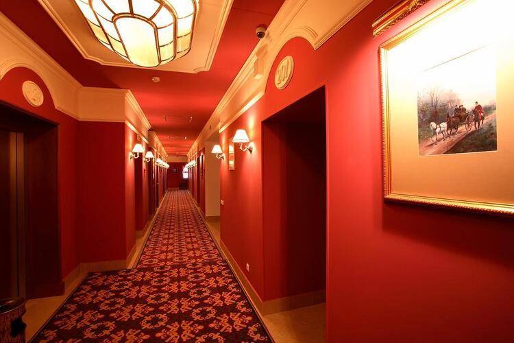 Lancaster Court Hotel (Ланкастер Корт Отель)