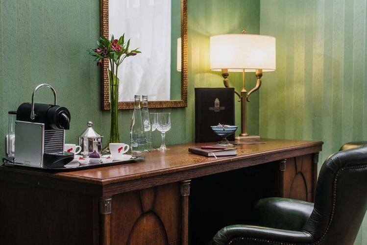 Lancaster Court Hotel (Ланкастер Корт Отель)